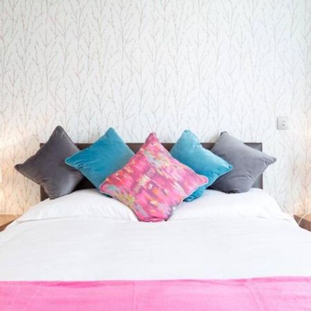 Contemporary & Homely Penthouse, 2 Mins Walk From Cambridge Station, Lift Access, Secured Gated On-Site Parking, Self Check-In, Super Fast Wifi, Terrace & Sleeps 6 Εξωτερικό φωτογραφία