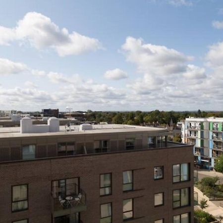 Contemporary & Homely Penthouse, 2 Mins Walk From Cambridge Station, Lift Access, Secured Gated On-Site Parking, Self Check-In, Super Fast Wifi, Terrace & Sleeps 6 Εξωτερικό φωτογραφία