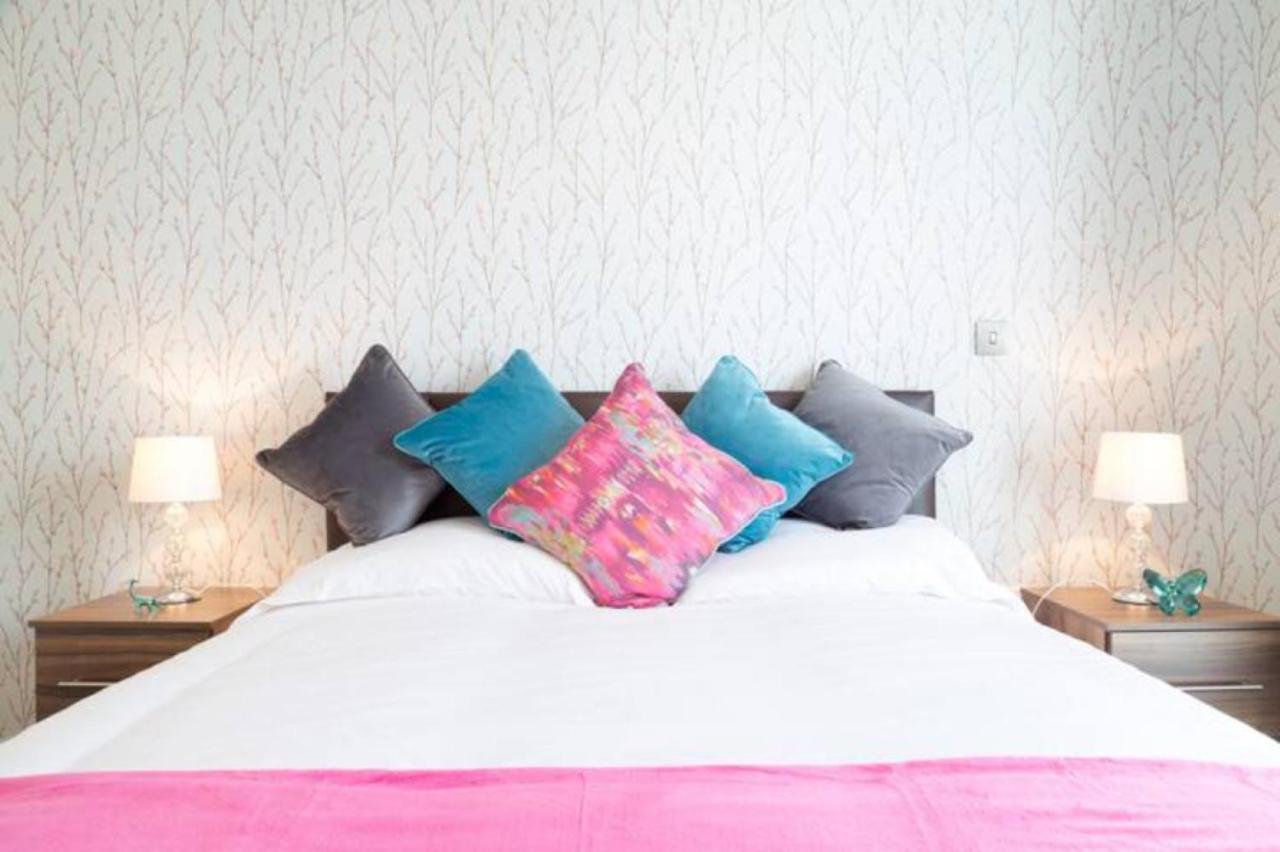 Contemporary & Homely Penthouse, 2 Mins Walk From Cambridge Station, Lift Access, Secured Gated On-Site Parking, Self Check-In, Super Fast Wifi, Terrace & Sleeps 6 Εξωτερικό φωτογραφία