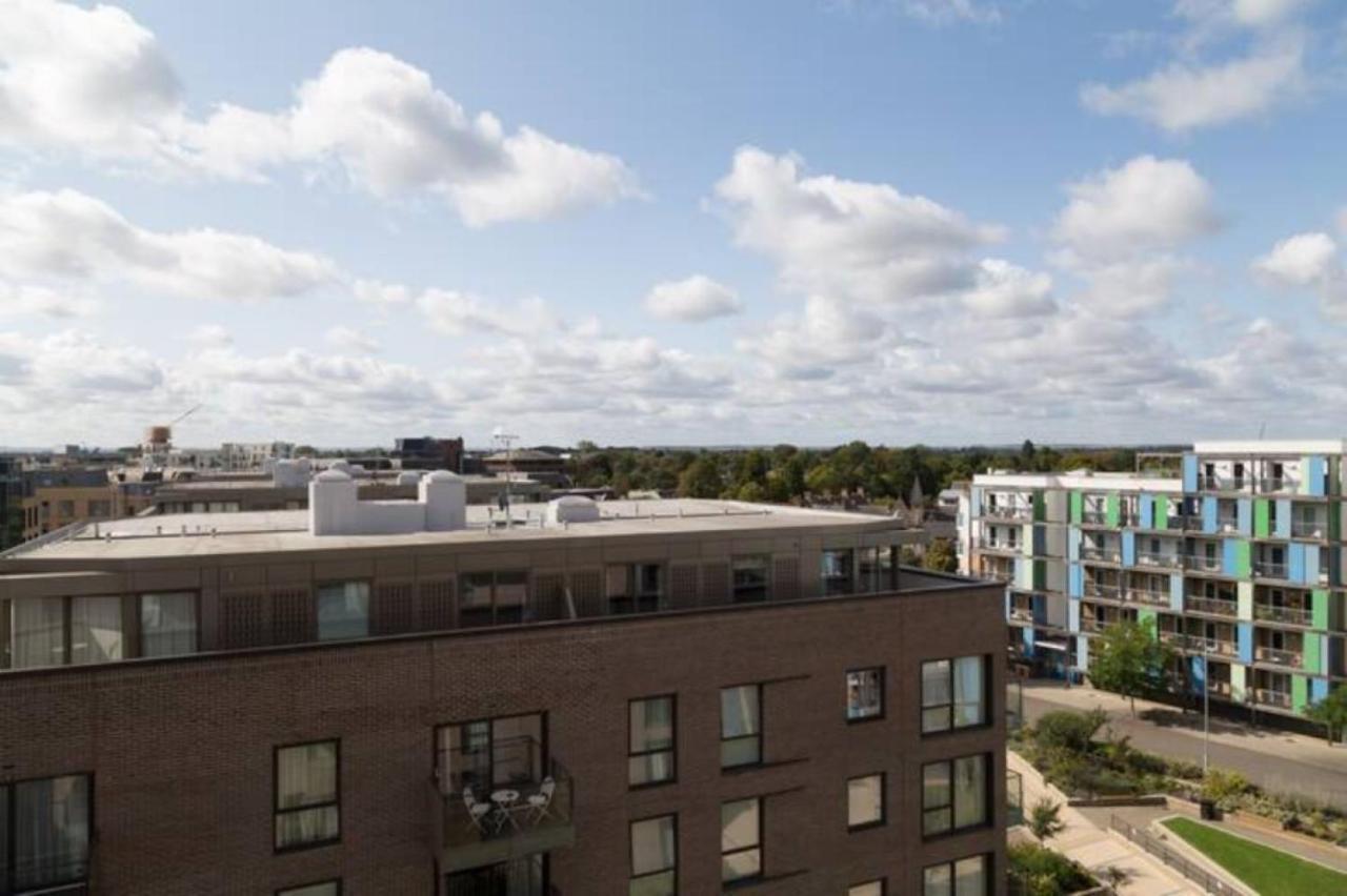 Contemporary & Homely Penthouse, 2 Mins Walk From Cambridge Station, Lift Access, Secured Gated On-Site Parking, Self Check-In, Super Fast Wifi, Terrace & Sleeps 6 Εξωτερικό φωτογραφία