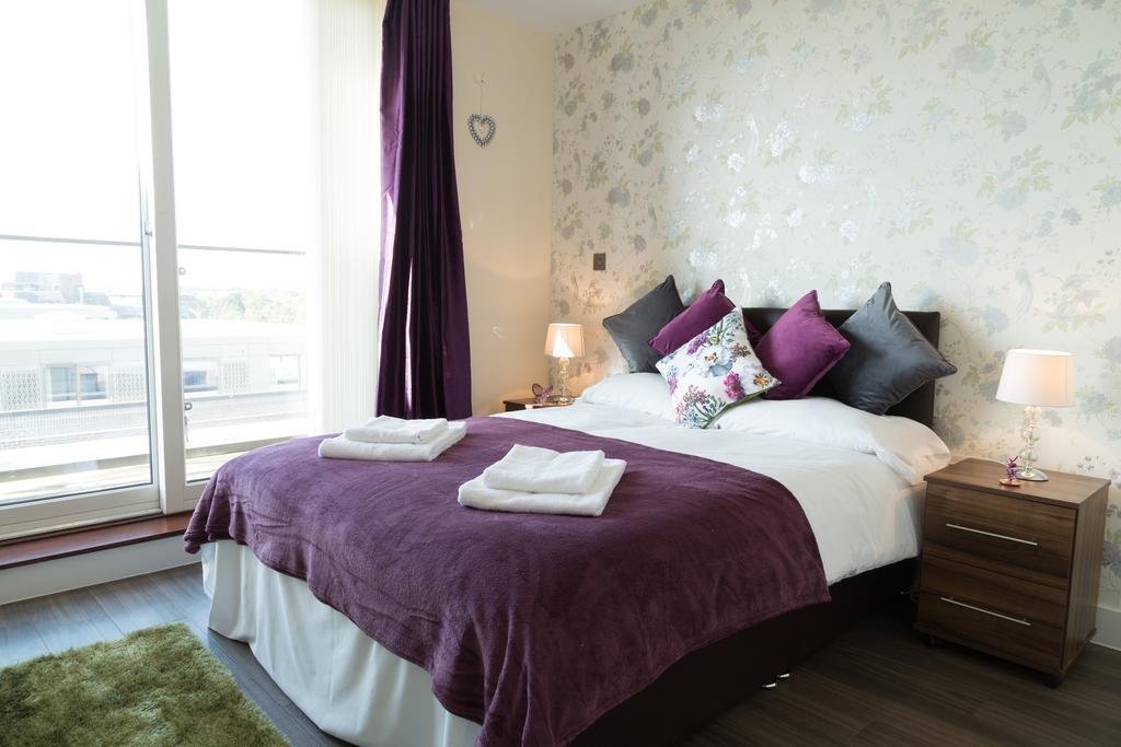Contemporary & Homely Penthouse, 2 Mins Walk From Cambridge Station, Lift Access, Secured Gated On-Site Parking, Self Check-In, Super Fast Wifi, Terrace & Sleeps 6 Εξωτερικό φωτογραφία