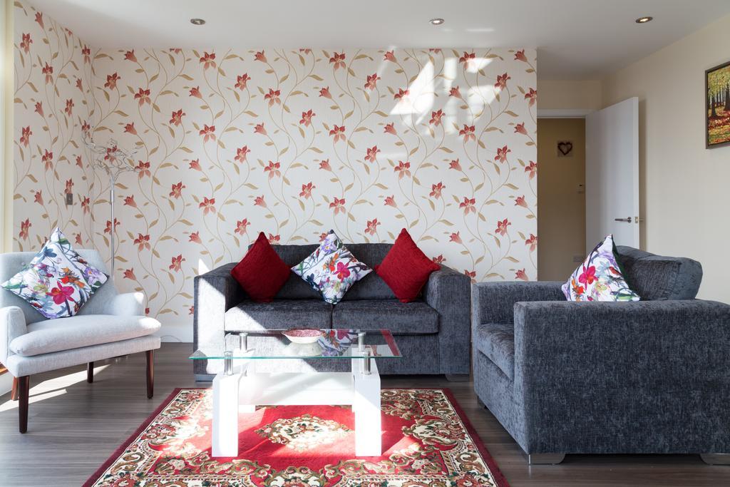 Contemporary & Homely Penthouse, 2 Mins Walk From Cambridge Station, Lift Access, Secured Gated On-Site Parking, Self Check-In, Super Fast Wifi, Terrace & Sleeps 6 Εξωτερικό φωτογραφία