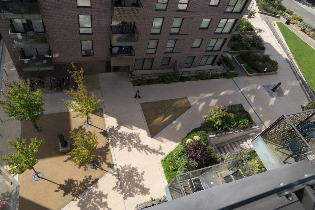 Contemporary & Homely Penthouse, 2 Mins Walk From Cambridge Station, Lift Access, Secured Gated On-Site Parking, Self Check-In, Super Fast Wifi, Terrace & Sleeps 6 Εξωτερικό φωτογραφία