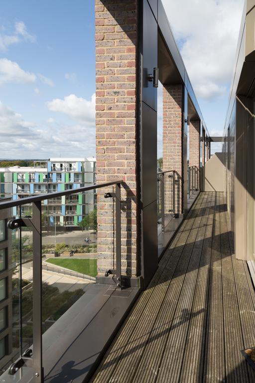 Contemporary & Homely Penthouse, 2 Mins Walk From Cambridge Station, Lift Access, Secured Gated On-Site Parking, Self Check-In, Super Fast Wifi, Terrace & Sleeps 6 Εξωτερικό φωτογραφία