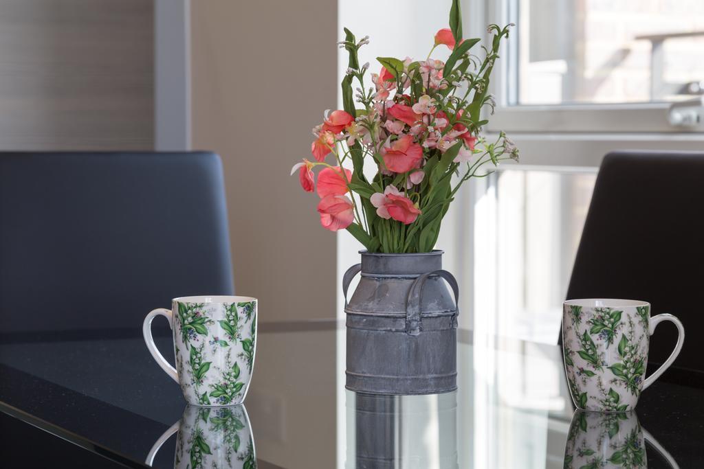 Contemporary & Homely Penthouse, 2 Mins Walk From Cambridge Station, Lift Access, Secured Gated On-Site Parking, Self Check-In, Super Fast Wifi, Terrace & Sleeps 6 Εξωτερικό φωτογραφία
