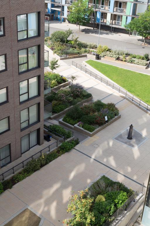 Contemporary & Homely Penthouse, 2 Mins Walk From Cambridge Station, Lift Access, Secured Gated On-Site Parking, Self Check-In, Super Fast Wifi, Terrace & Sleeps 6 Εξωτερικό φωτογραφία