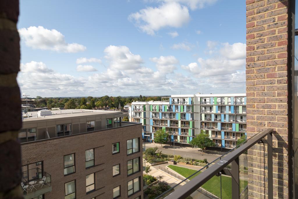 Contemporary & Homely Penthouse, 2 Mins Walk From Cambridge Station, Lift Access, Secured Gated On-Site Parking, Self Check-In, Super Fast Wifi, Terrace & Sleeps 6 Εξωτερικό φωτογραφία