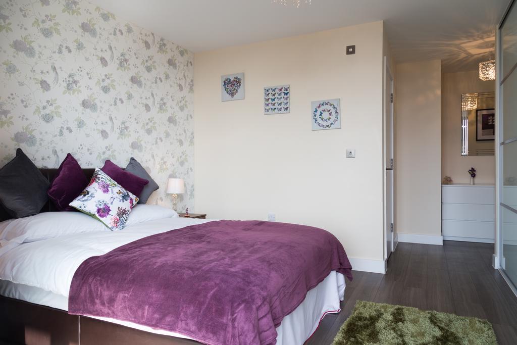 Contemporary & Homely Penthouse, 2 Mins Walk From Cambridge Station, Lift Access, Secured Gated On-Site Parking, Self Check-In, Super Fast Wifi, Terrace & Sleeps 6 Εξωτερικό φωτογραφία