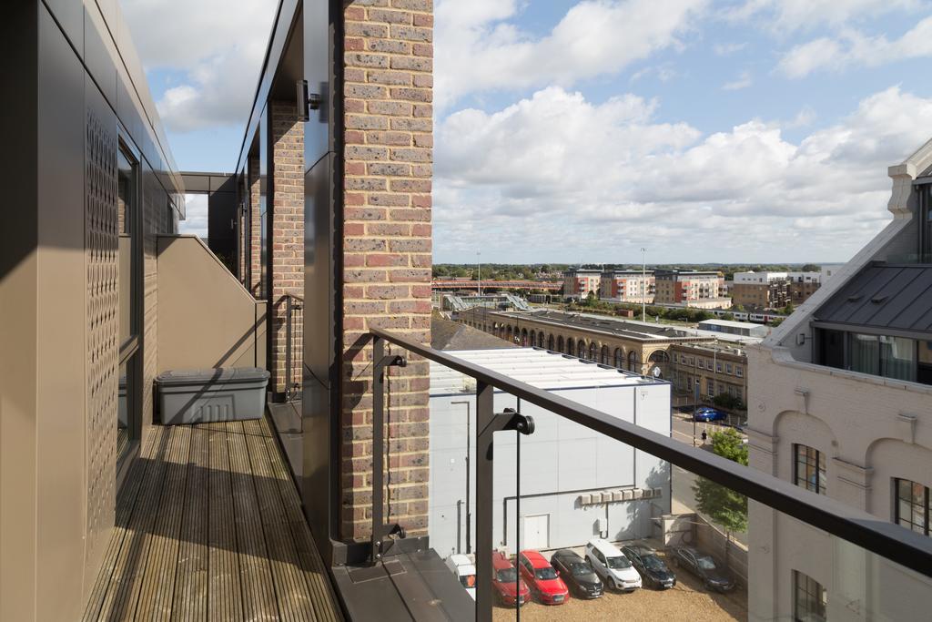 Contemporary & Homely Penthouse, 2 Mins Walk From Cambridge Station, Lift Access, Secured Gated On-Site Parking, Self Check-In, Super Fast Wifi, Terrace & Sleeps 6 Εξωτερικό φωτογραφία