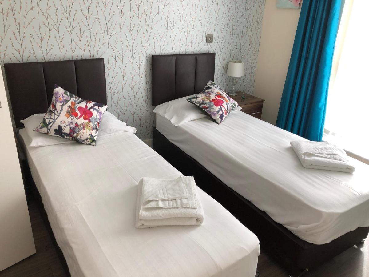 Contemporary & Homely Penthouse, 2 Mins Walk From Cambridge Station, Lift Access, Secured Gated On-Site Parking, Self Check-In, Super Fast Wifi, Terrace & Sleeps 6 Εξωτερικό φωτογραφία